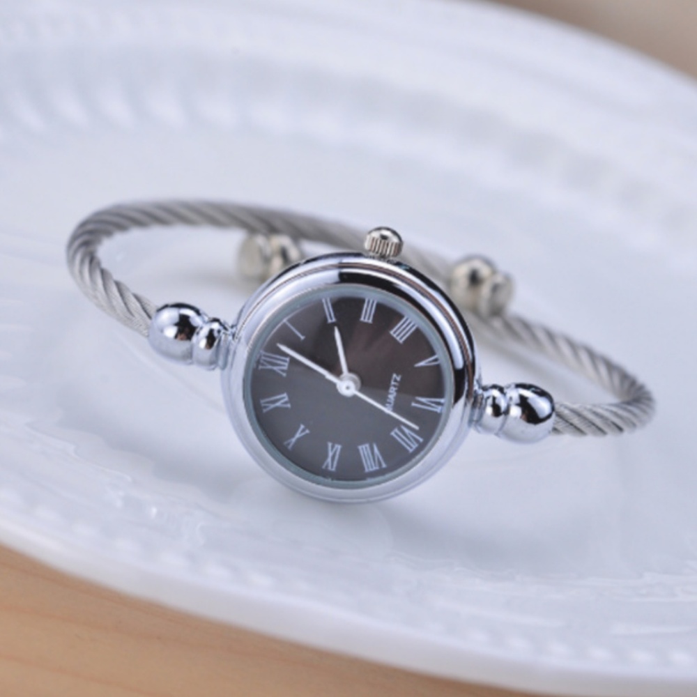 NEW 4 Styles Elegant Bracelet Watch - Picture 4 of 8